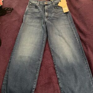NWT MOTHER the spitfire ankle jeans.
